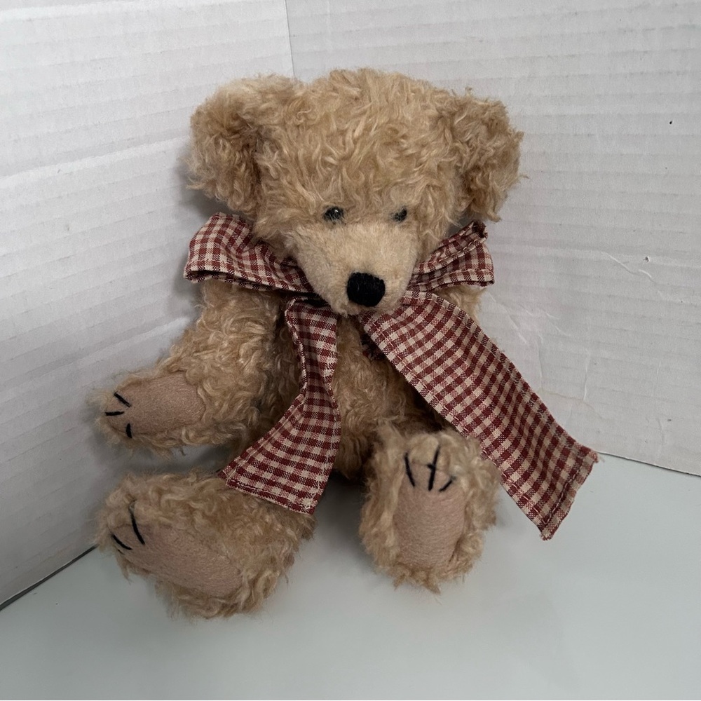 Vintage HEARTFELT COLLECTIBLE INC shaggy brown jointed bear 8-1/2”